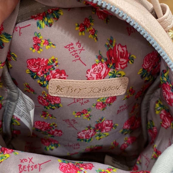 NWT.  Betsy Johnson puppy mini backpack. - Picture 8 of 13